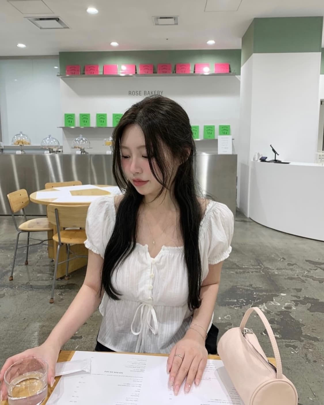 [단종 새제품] 리브아워 화이트 퍼프 블라우스 상품이미지2