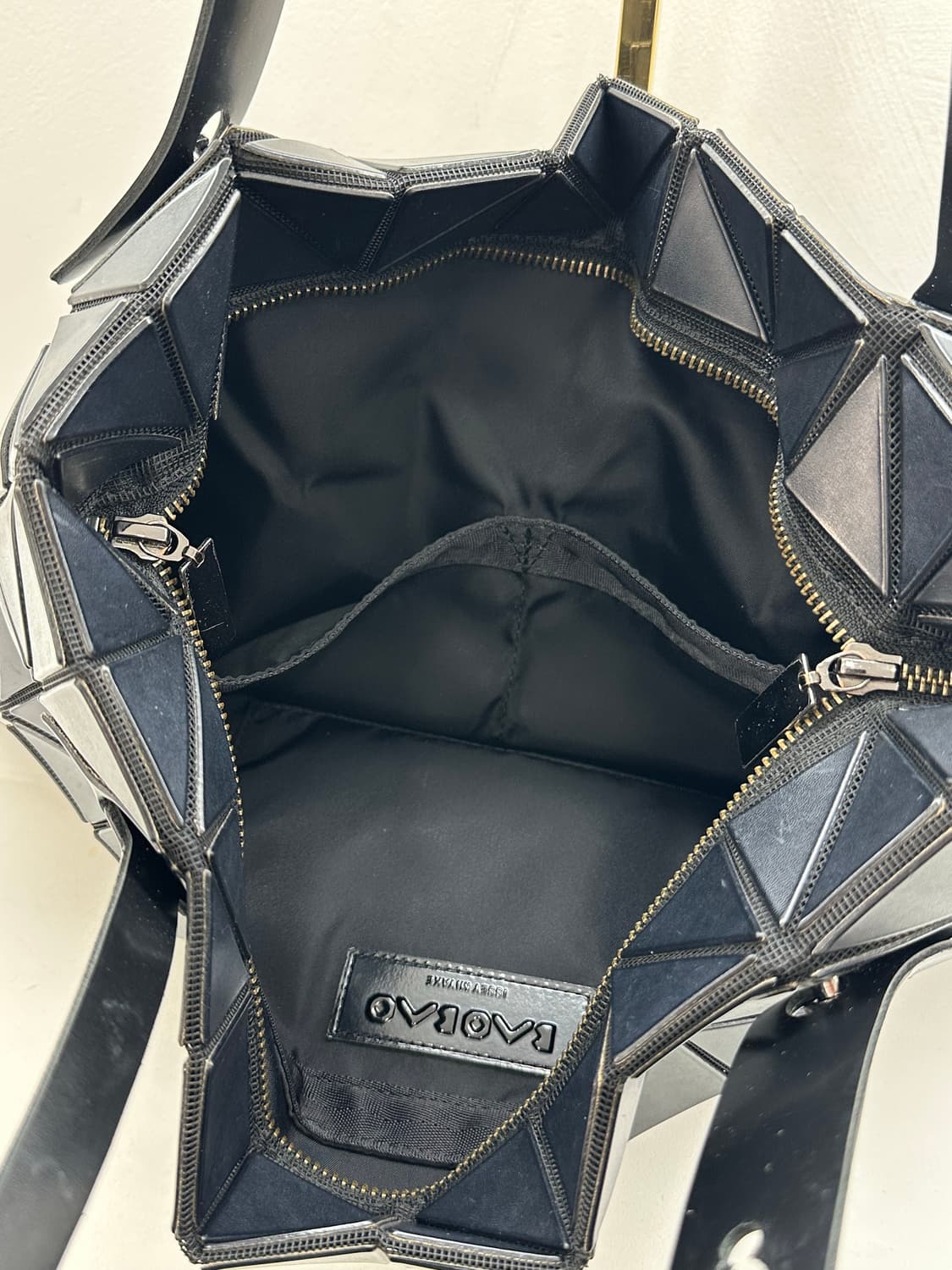 바오바오 이세이미야케  숄더백 (한국명품감정서 동봉) 상품이미지7