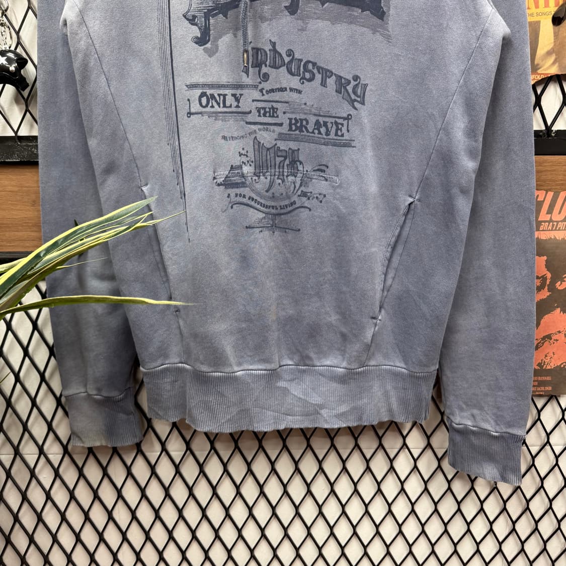 디젤 빈티지 워싱 후드티 전면 그래픽 포인트 블루 상품이미지4