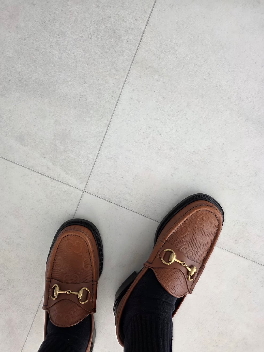 구찌 홀스빗 GG 엠보싱 브라운 로퍼 5.5 (새상품, 정품) 상품이미지4