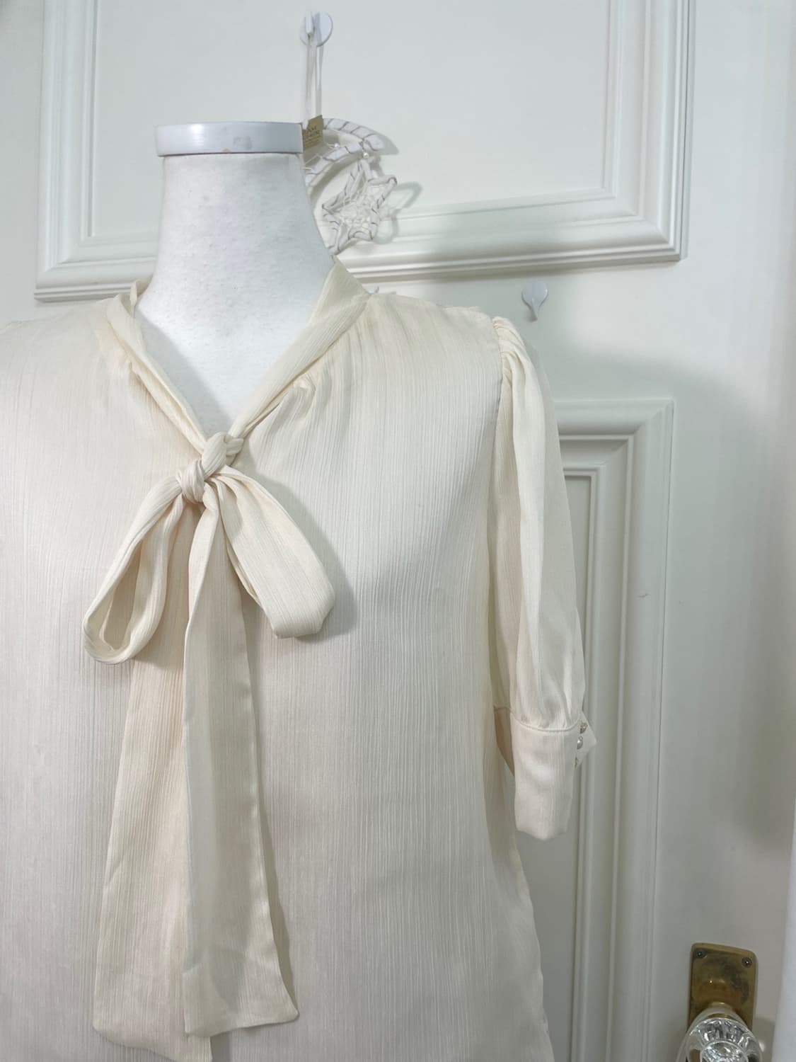 coral ivory satin bow point blouse 상품이미지7