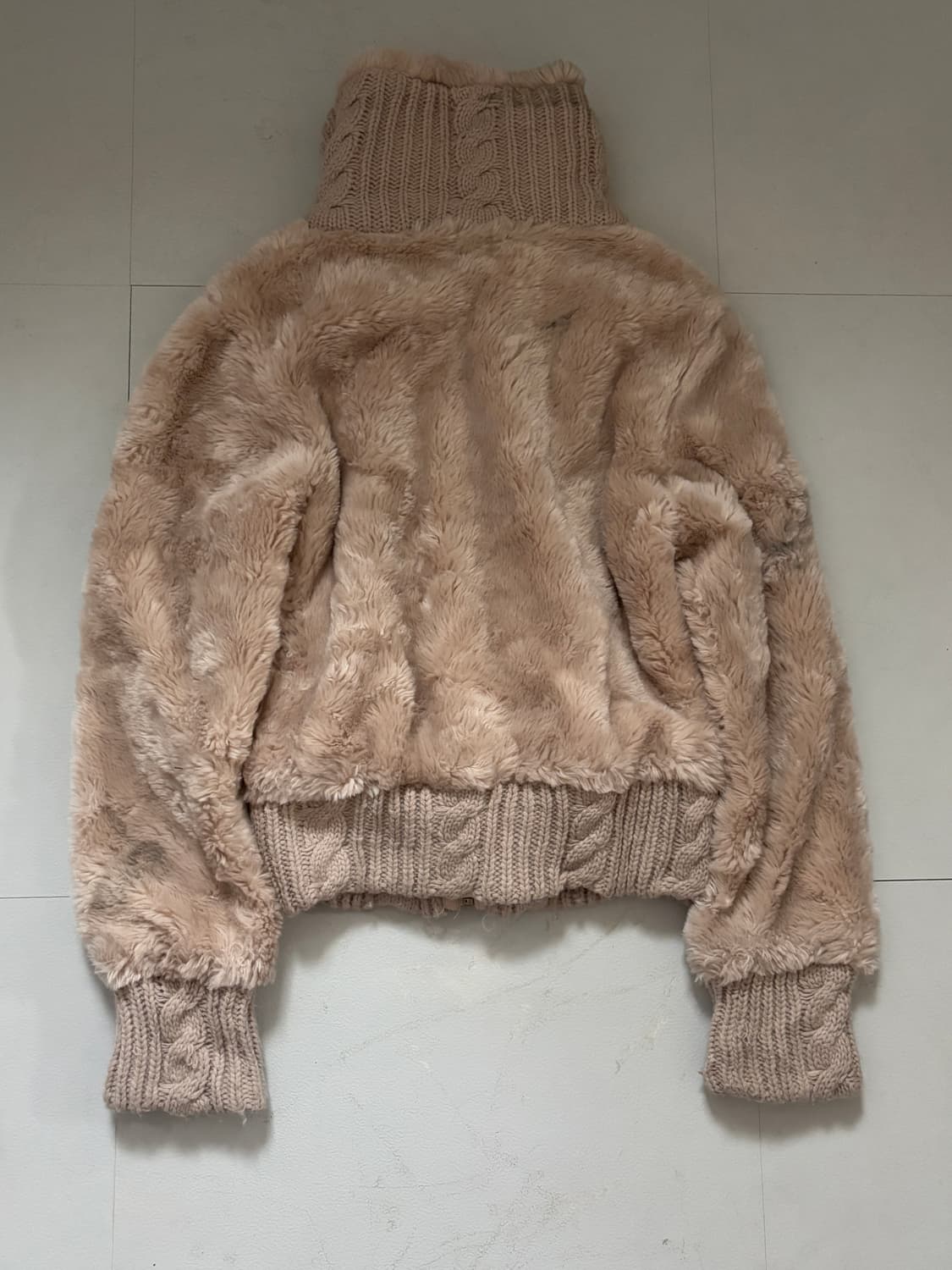 • beige fur zip-up 상품이미지7