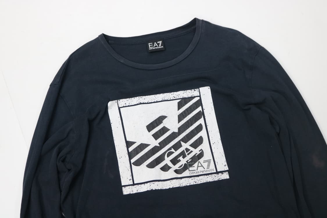 엠포리오 아르마니 스퀘어 엠블럼 로고 긴팔티셔츠 상품이미지3