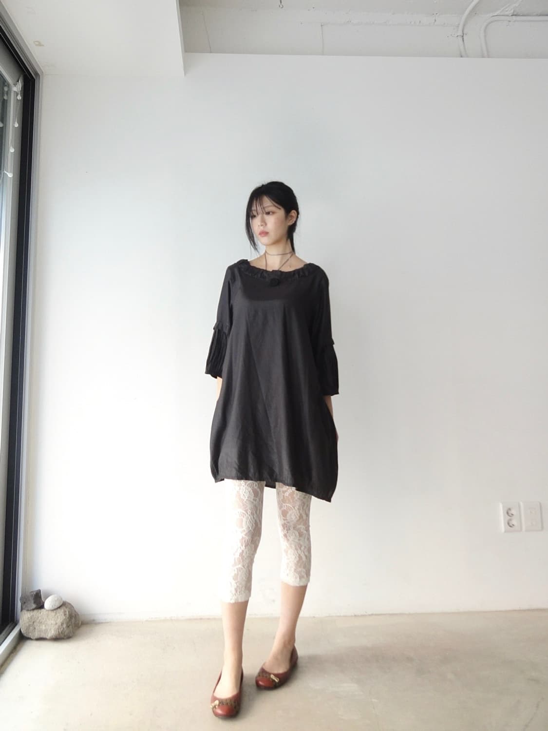 Glossy corsage ops & top / black 상품이미지5