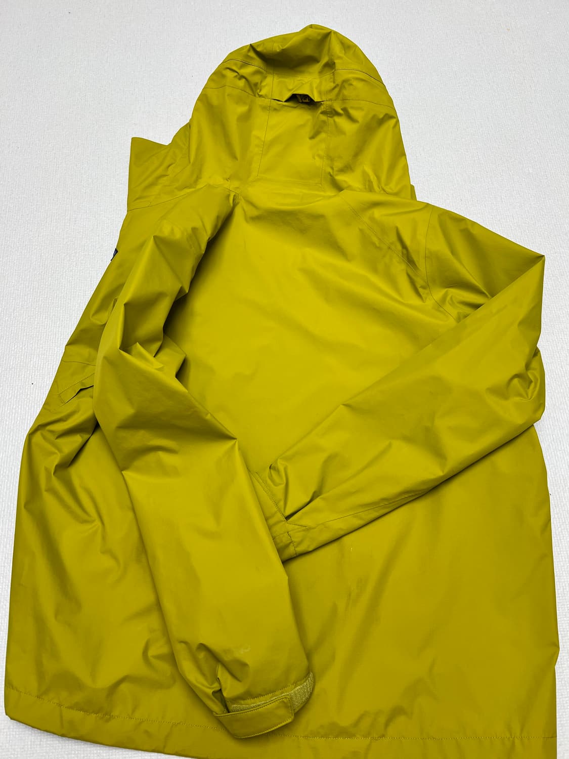 파타고니아 토렌트쉘 바람막이 ( 텍스트 그린) m 상품이미지4