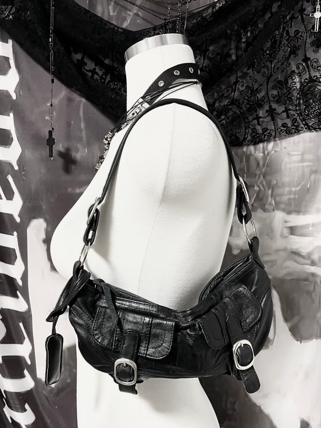 블랙 리얼레더 양가죽 고딕 버클 미니 숄더백 다크웨어릭오웬스발렌시아가st 상품이미지1