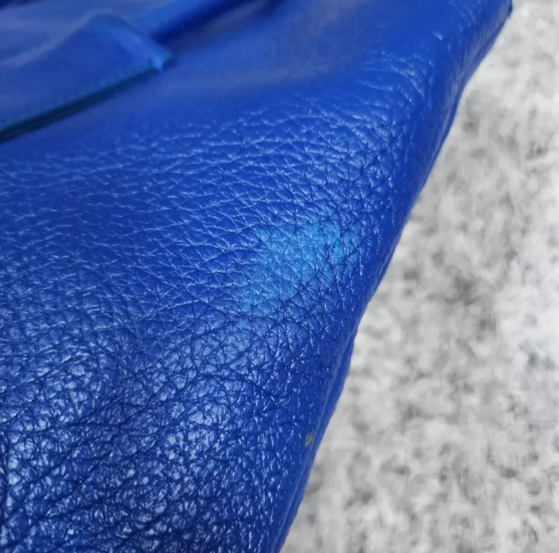 버버리 레더 토트백 상품이미지6