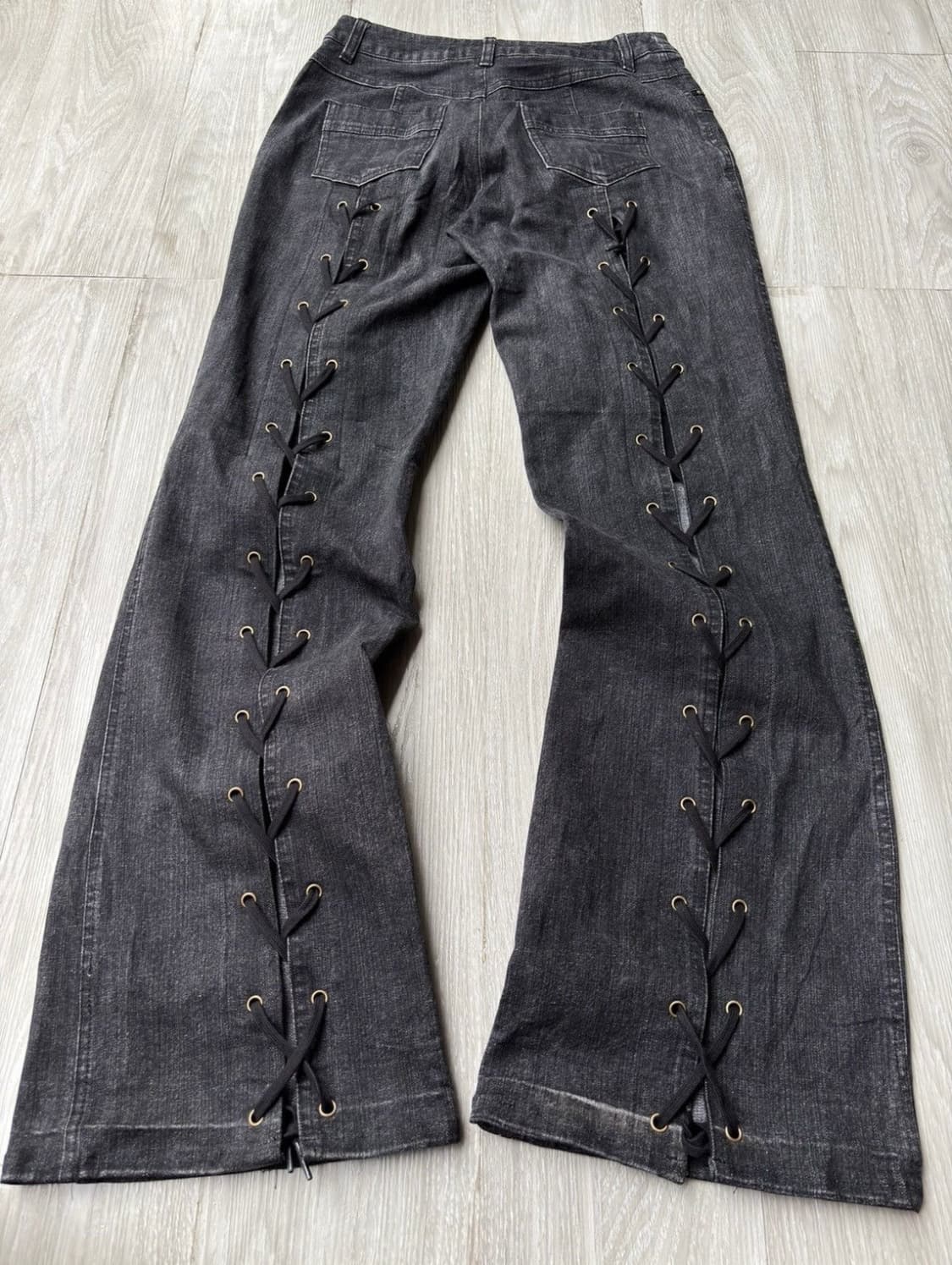 green eye 레이스업 플레어 팬츠 상품이미지1