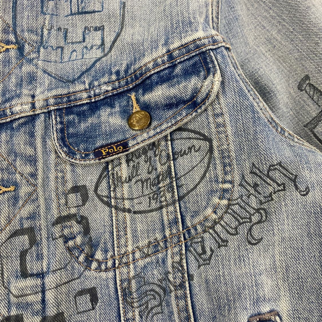 폴로 포켓 데님 크래피티 트러커 자켓 (95) 상품이미지3