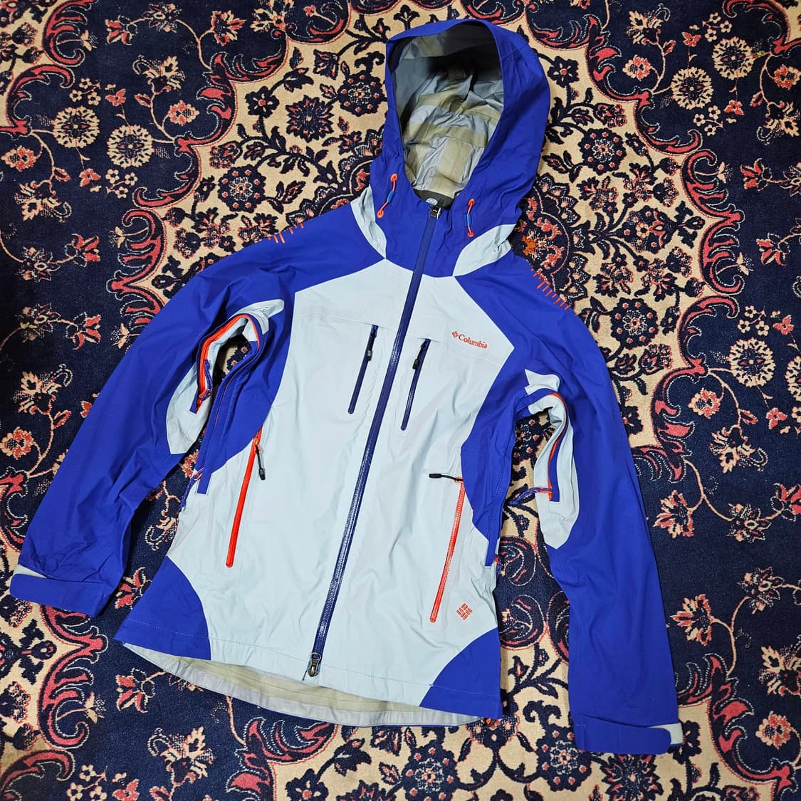 컬럼비아 고어텍스 옴니 드라이 바람막이 자켓
XS size 상품이미지1