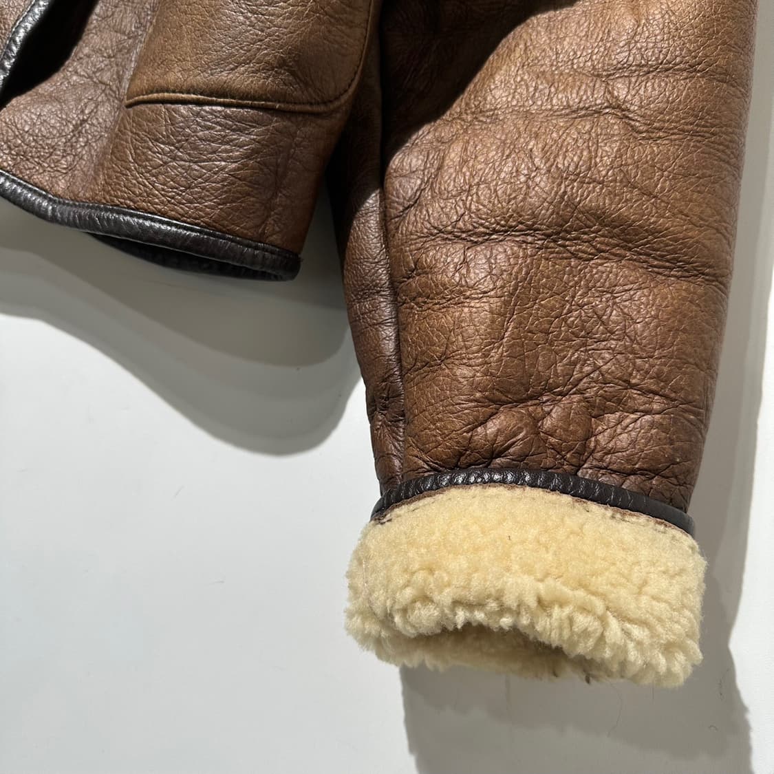 Pazzo Firenze 램스킨 시어링 크롭 숏 무스탕 자켓 상품이미지5