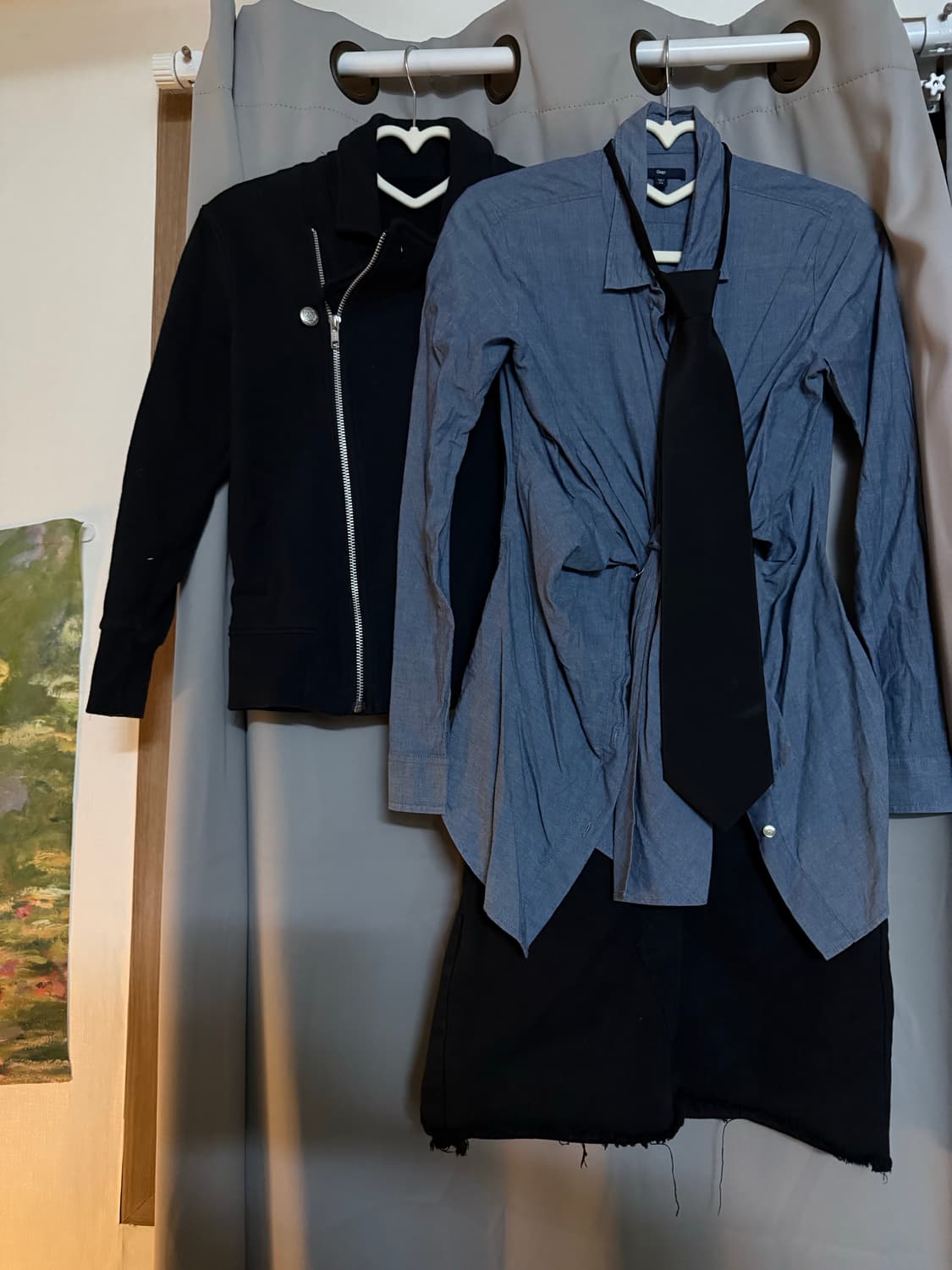 빈티지 y2k 코디세트 (갭 셔츠 + 블랙 미니스커트 코디) 상품이미지1