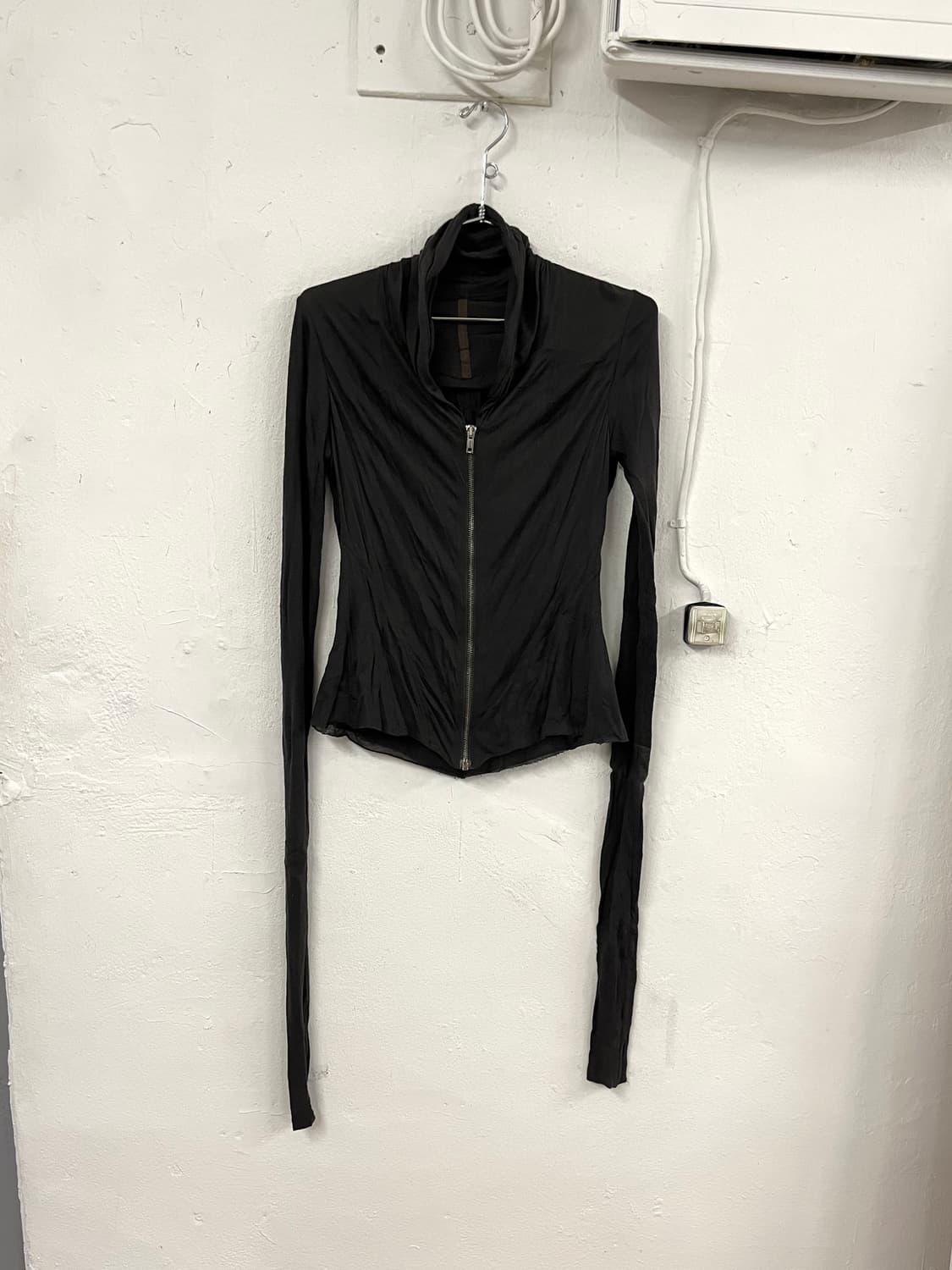 릭오웬스 릴리스 오버 슬리브 드레이프 집업 상품이미지1