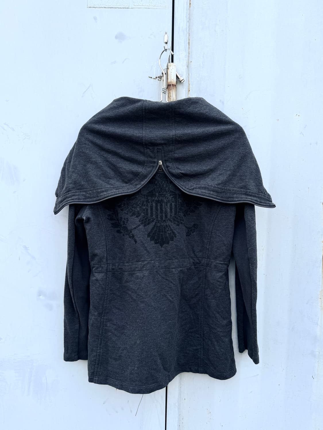 백 지퍼 포인트 후드 집업 상품이미지4