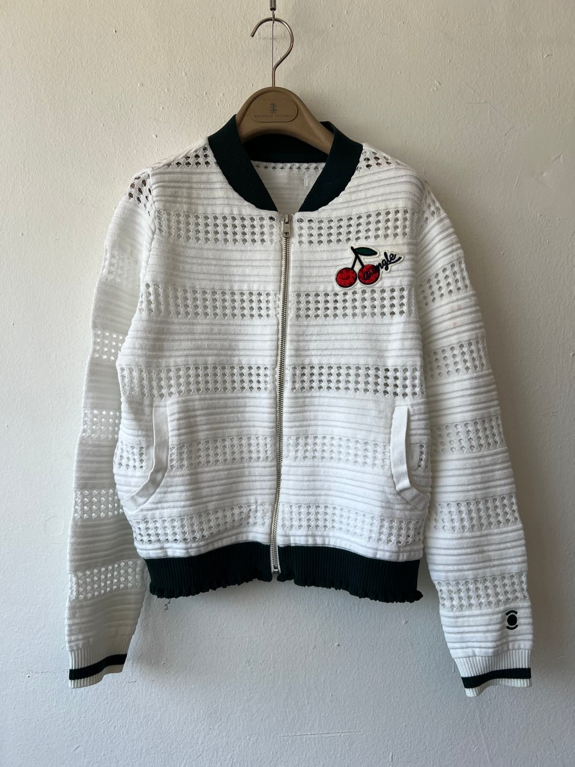 와이드앵글 여성 아이보리 집업점퍼 펀칭니트점퍼 상품이미지2