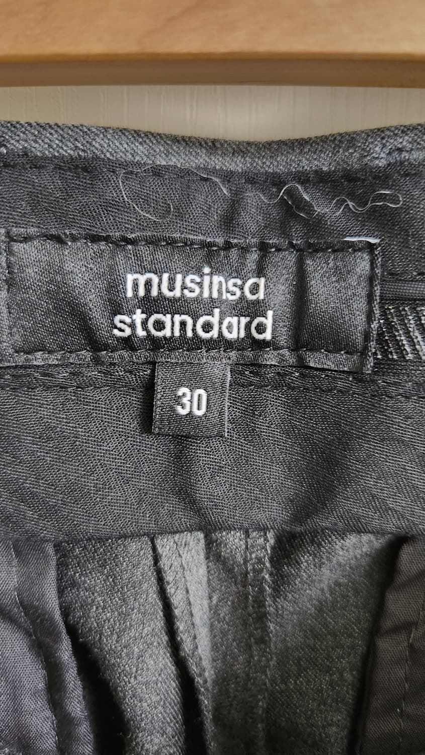 무신사 스탠다드 와이드 히든 밴딩 슬랙스, 미디엄 그레이  상품이미지4