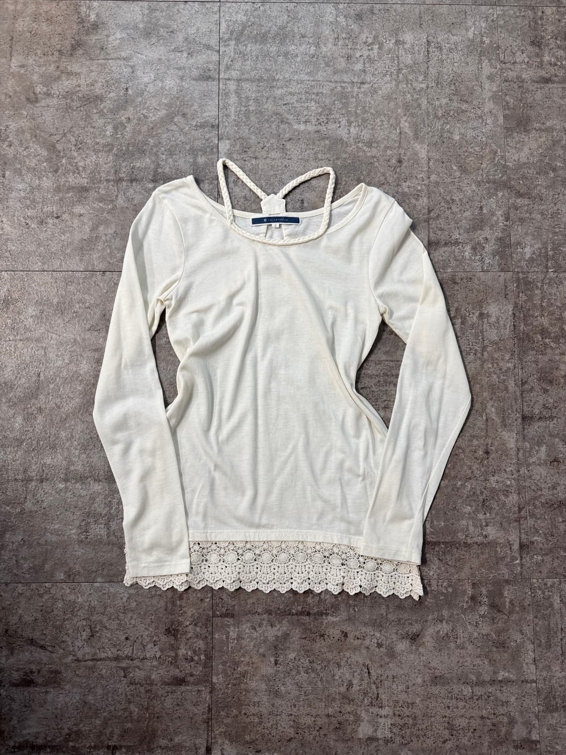 로프 디테일 레이스 밑단 롱 슬리브 티 상품이미지1