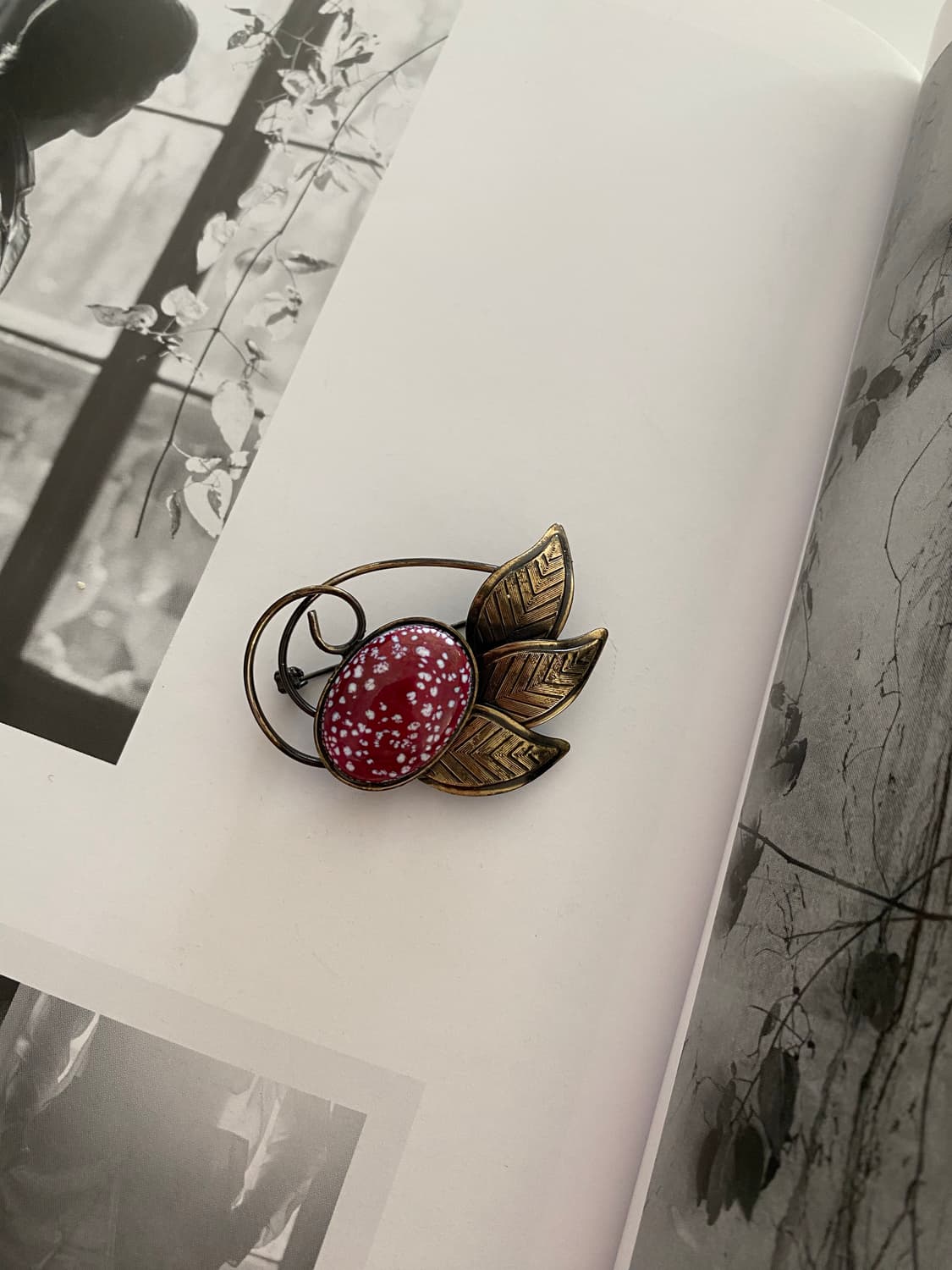 빈티지 잎사귀 모양 브로치 상품이미지1