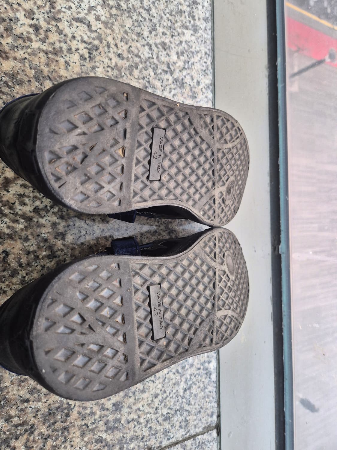 쥬세페 자노티 메탈 스트랩 벨벳 로우탑 스니커즈 42 판매합니다 상품이미지4