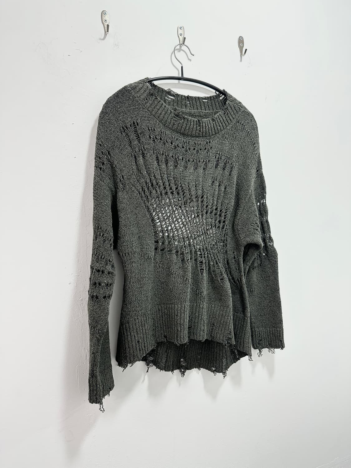 Distressed cut line knit 상품이미지4