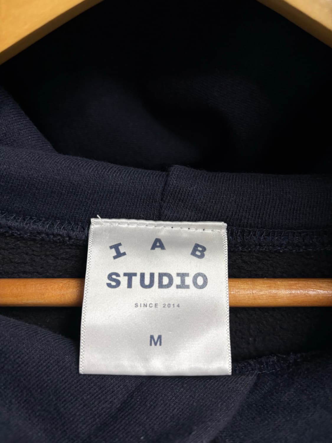 아이앱 네이비 후디 상품이미지3