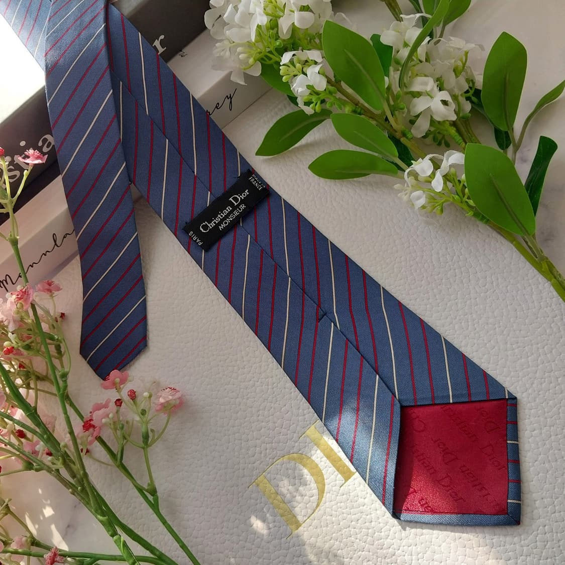 디올 실크 스트라이프 로고 포인트 넥타이 8.2cm A+등급 K1777
 상품이미지3