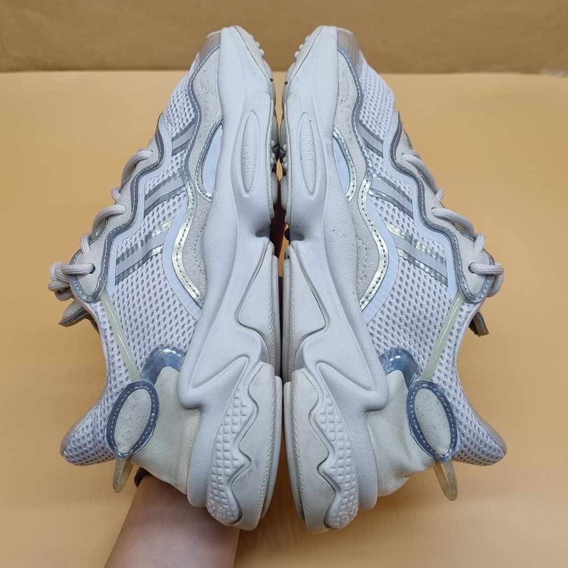 아디다스 오즈위고 베이지 여성운동화230. 상품이미지5