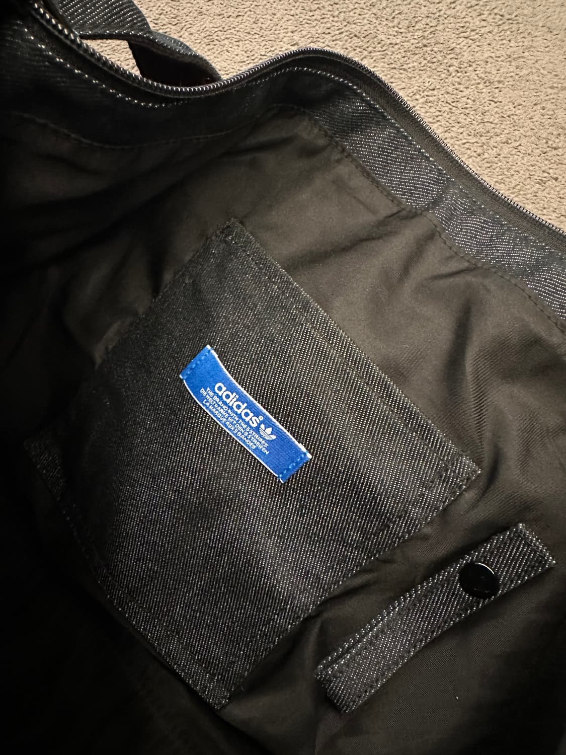 아디다스 올드스쿨 빈티지 쇼퍼 크로스백 처분  상품이미지3