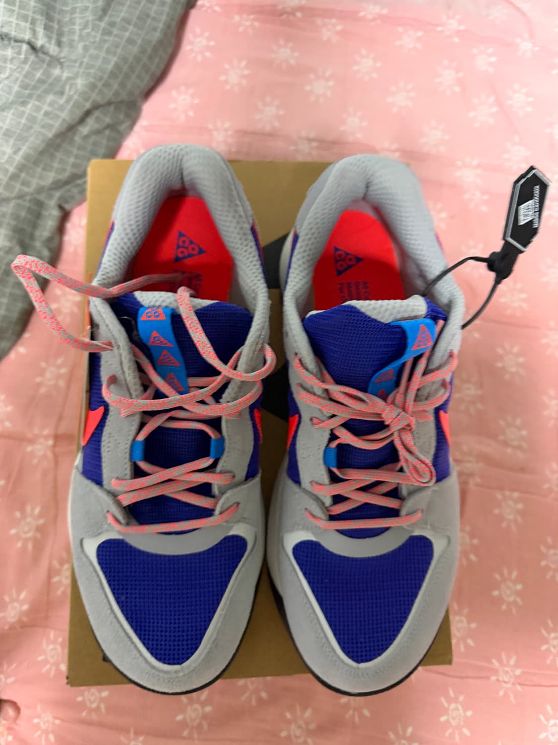 나이키 acg 로우케이트 울프그레이 브라이튼앤크림슨 270사이즈 새상품  상품이미지2