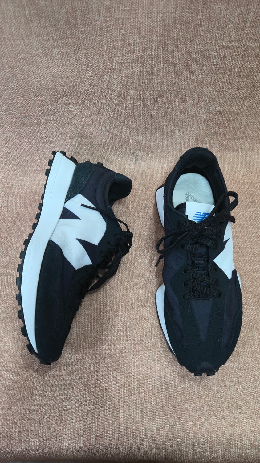 뉴발란스250cm- 327 블랙 운동화 상품이미지1