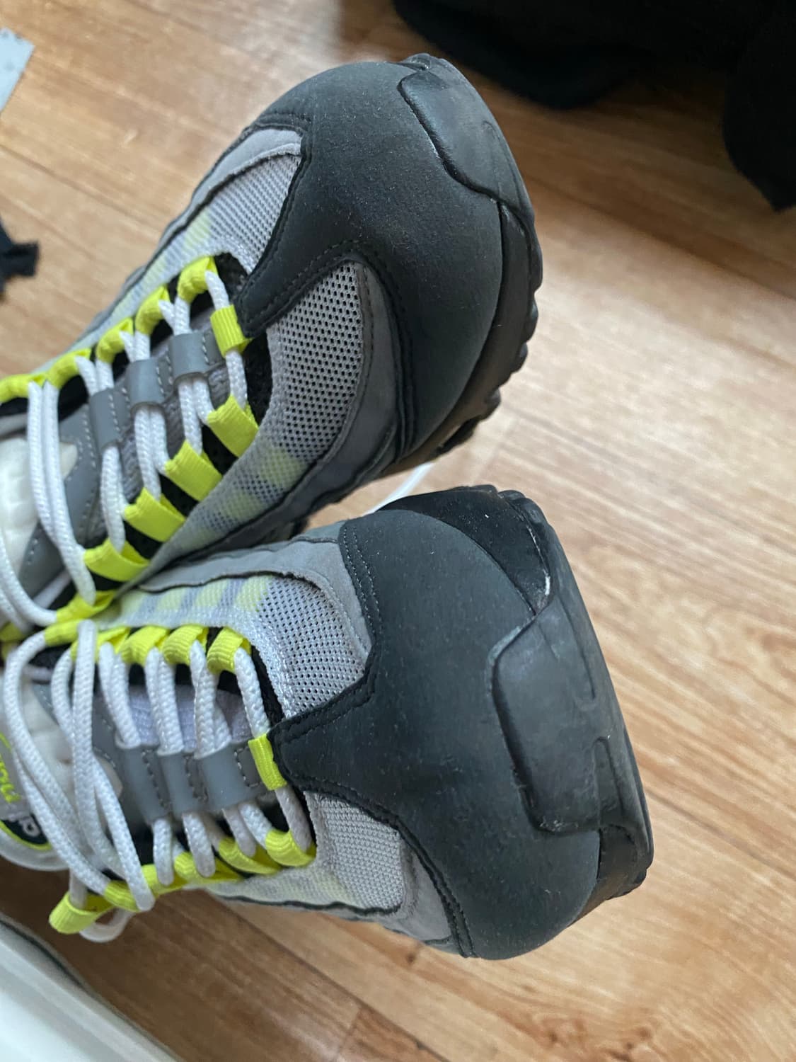 나이키 에어맥스 95 OG 네온 240 상품이미지5