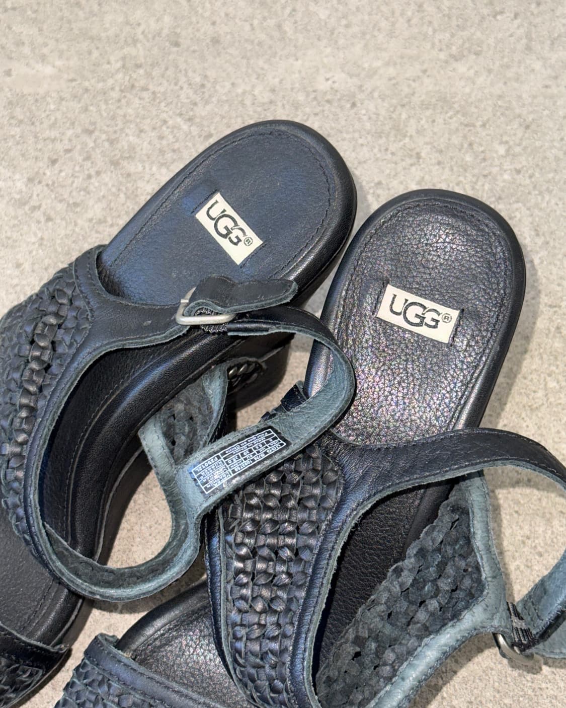 UGG black woven leather platform sandals 상품이미지4