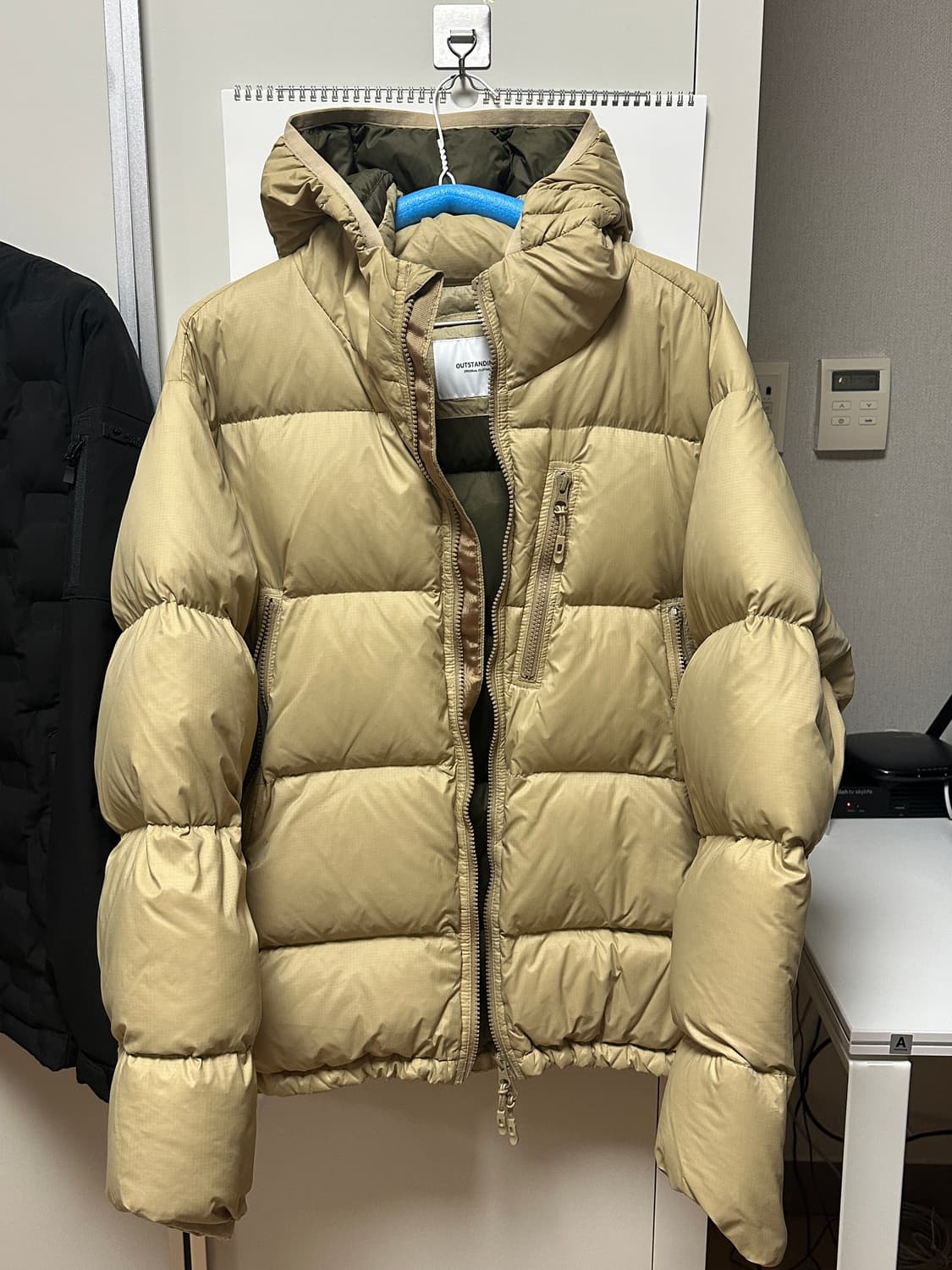 아웃스탠딩 마운틴 다운 파카(베이지) 상품이미지1