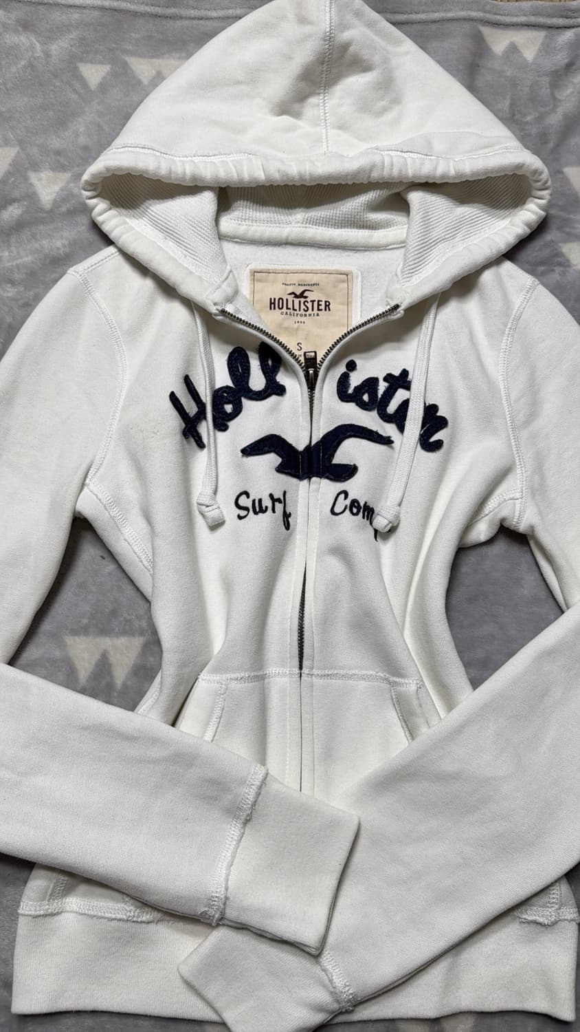 홀리스터 딱붙핏 후드집업 상품이미지1