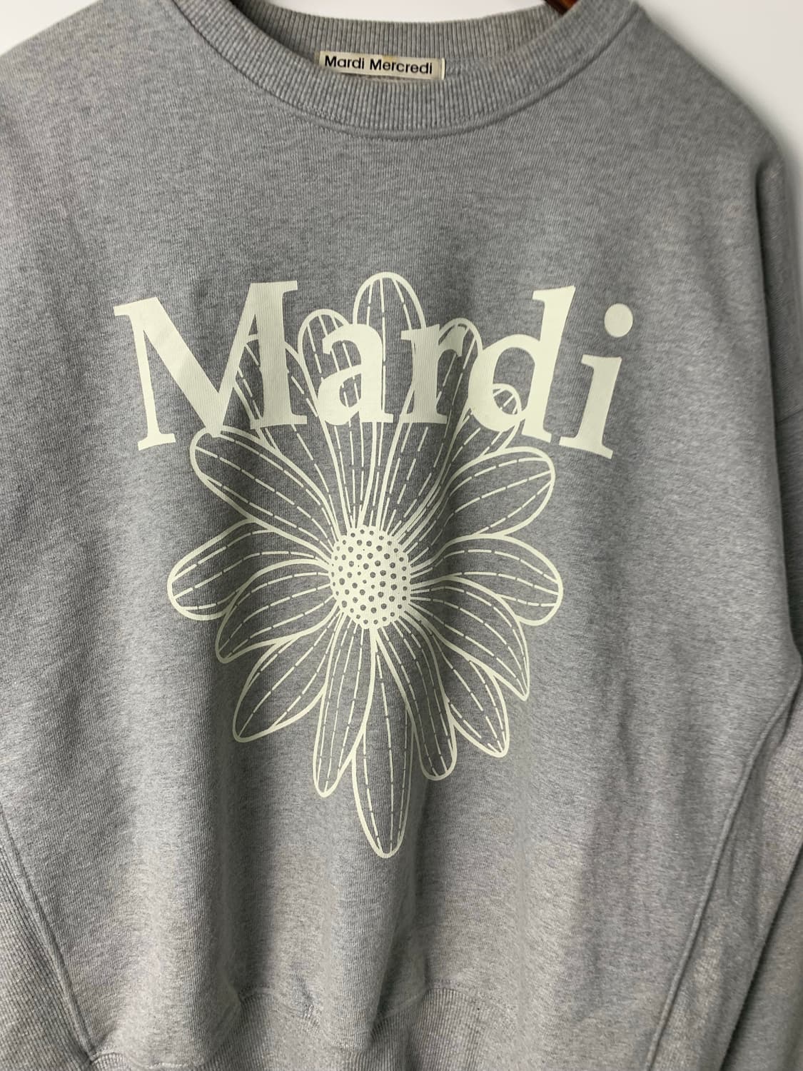 마르디 메크르디 빅로고 그레이 맨투맨 상품이미지3