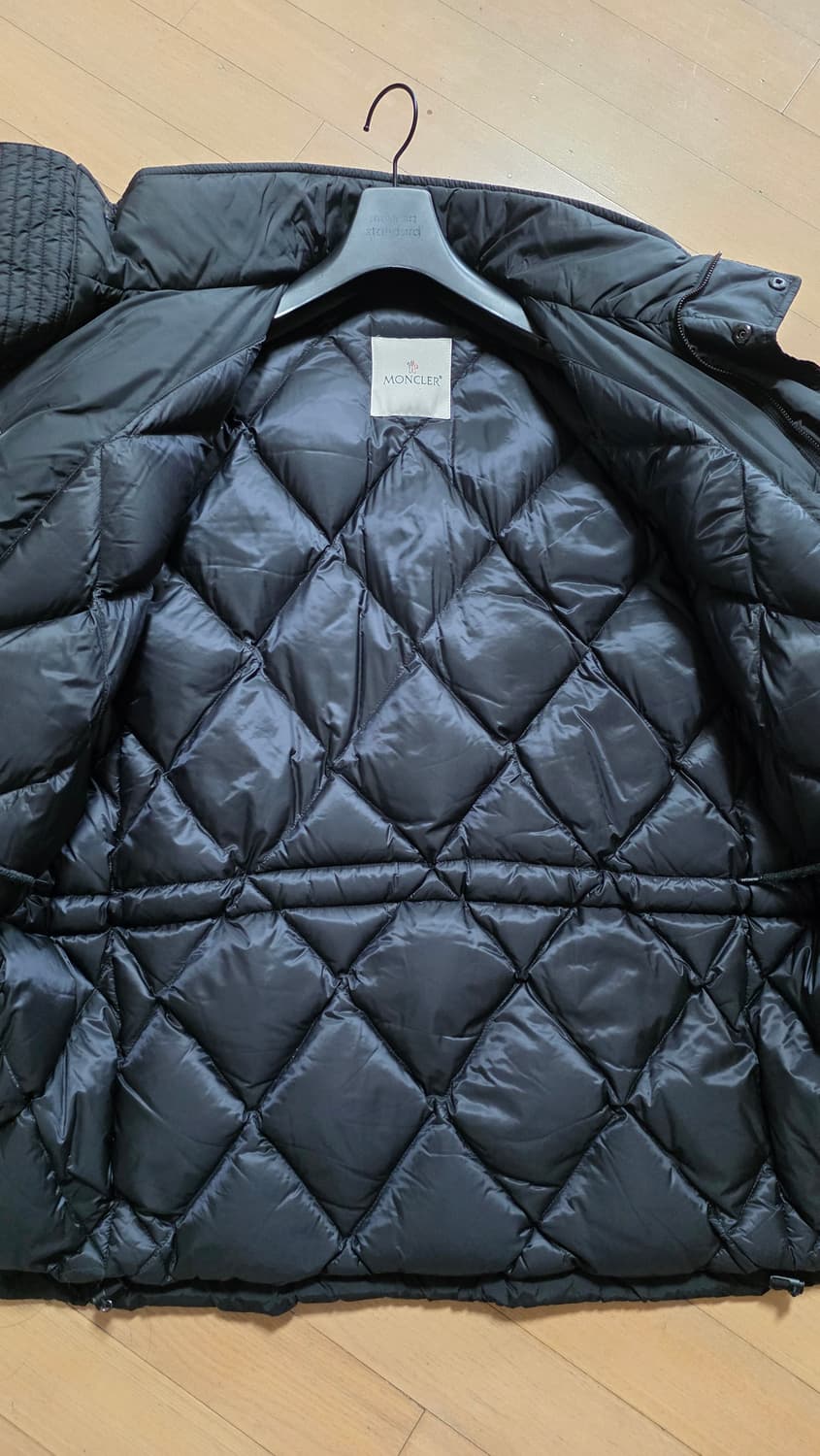 몽클레어 후지와라 콜라보 패딩 2사이즈 105 상품이미지4