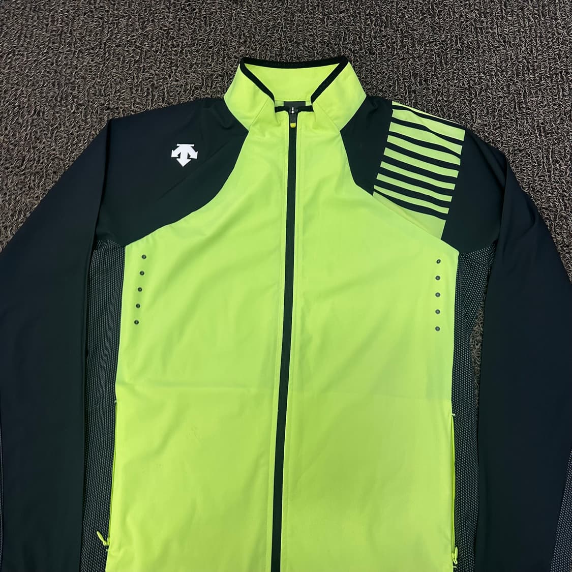 데상트 기능성 집업 운동복 100(L) 상품이미지2