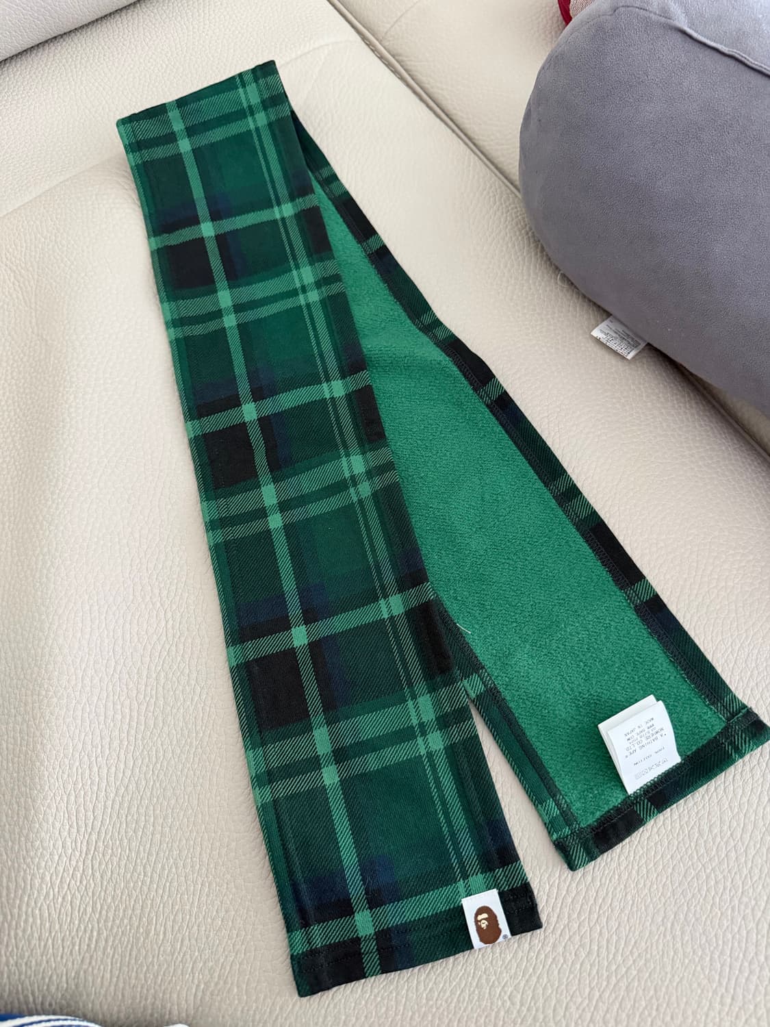 베이프 체크 머플러 판매합니다 상품이미지1