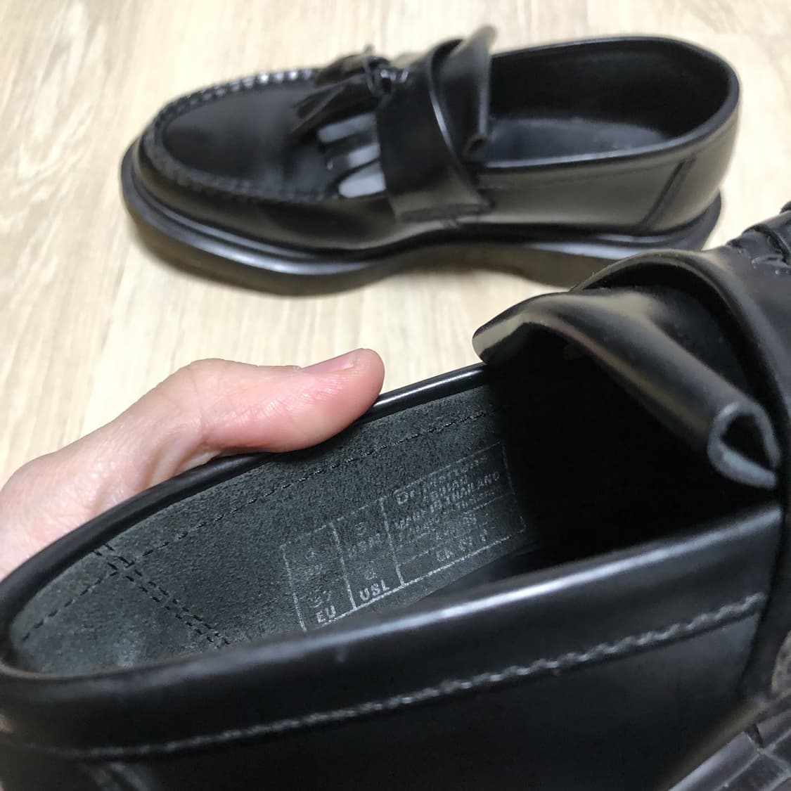 (230) 닥터마틴 Dr.martens 아드리안 태슬 로퍼 블랙 상품이미지5