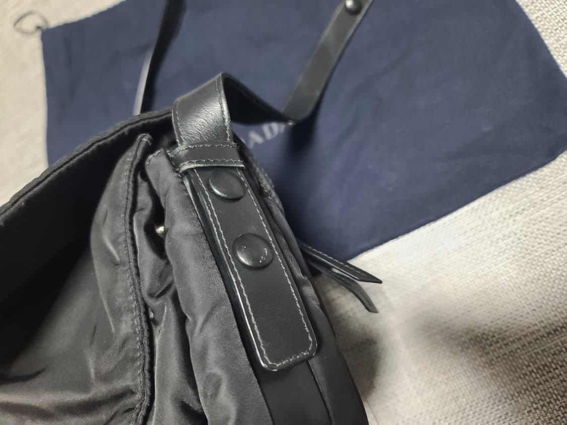 프라다 패딩백 미디움 1bd255 리나일론 패디드백 크로스백 상품이미지3