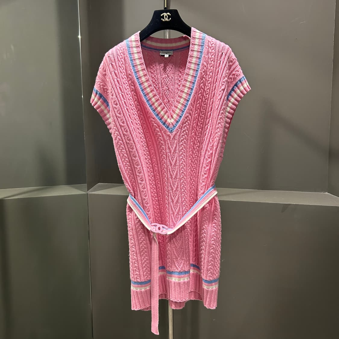 샤넬 CC버클 벨티드 니트 베스트 원피스 상품이미지1