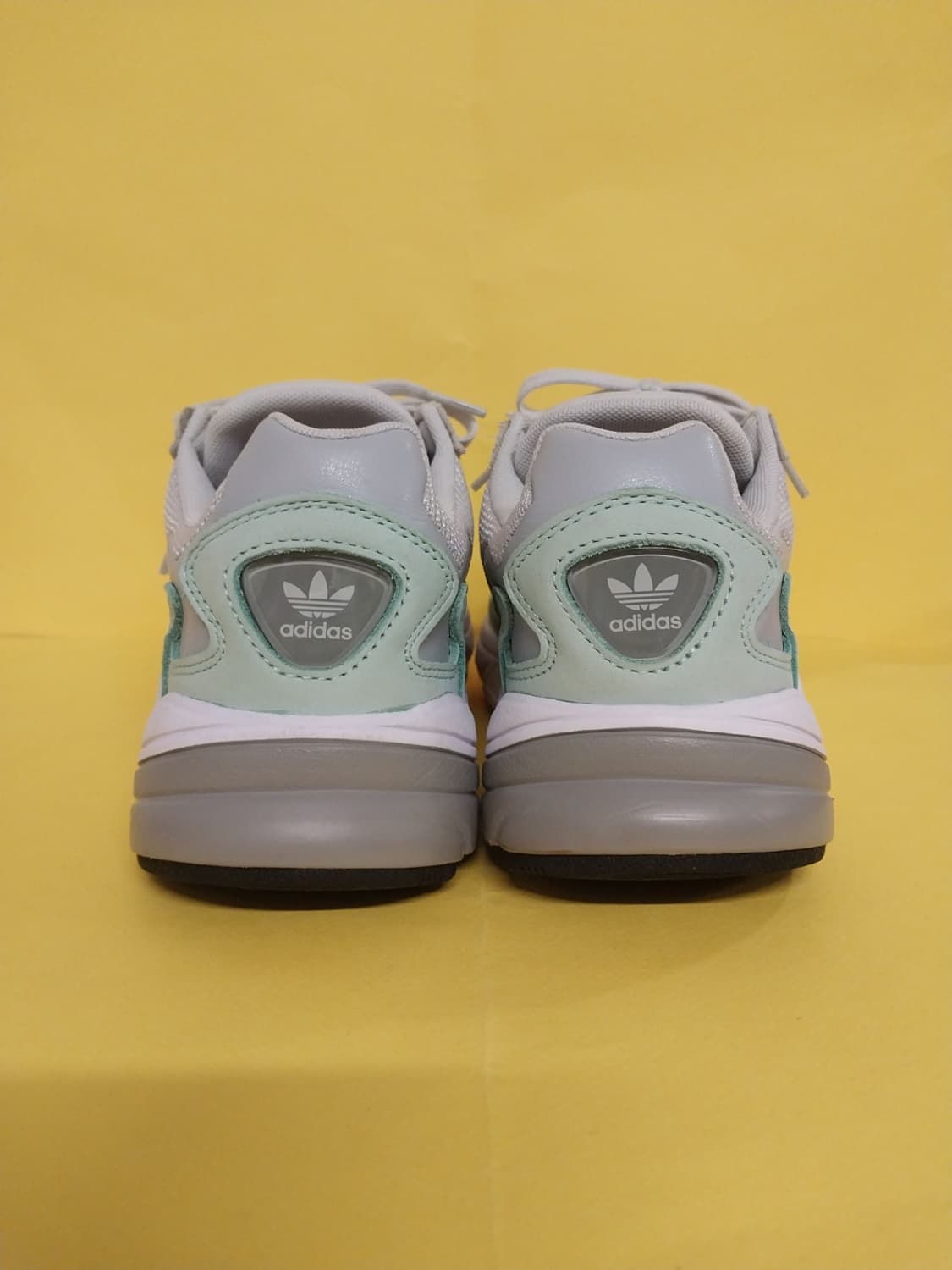 여성 아디다스 오리지널 팔콘 운동화 (240) 상품이미지4