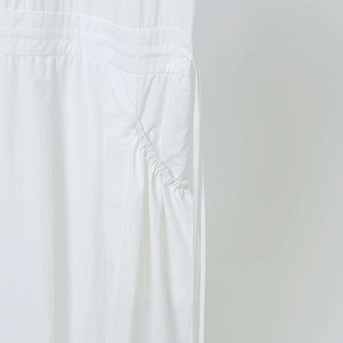 (새상품) 오스트카카 드로우 스트링 맥시 원피스 화이트 상품이미지4