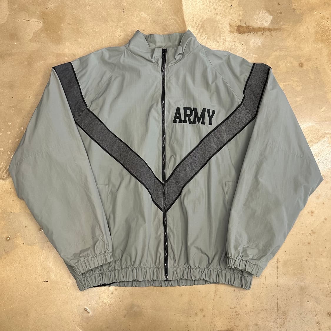 L US ARMY IPFU 바람막이  상품이미지2