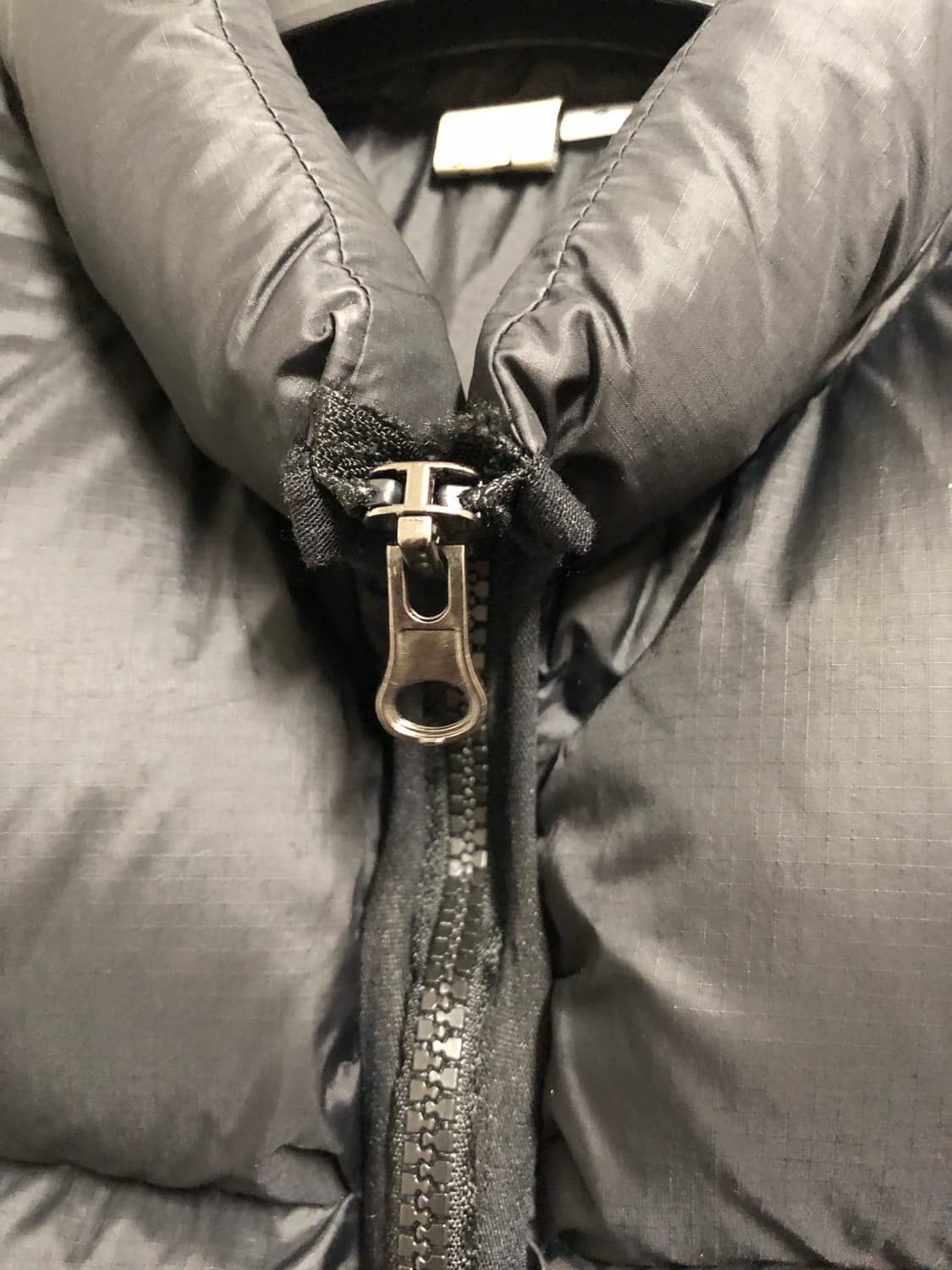 2023 에옹쓰 조끼 패딩 2사이즈 상품이미지5