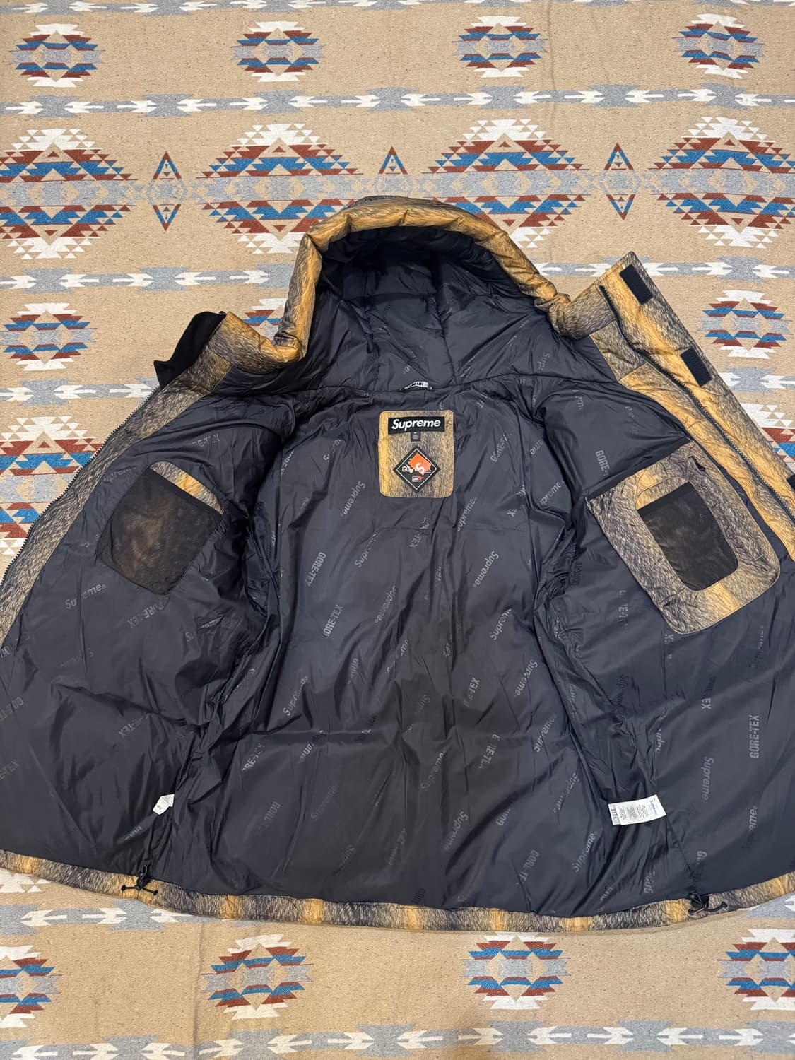 [M] 슈프림 고어텍스 900필 다운 파카 퍼 프린트  상품이미지7