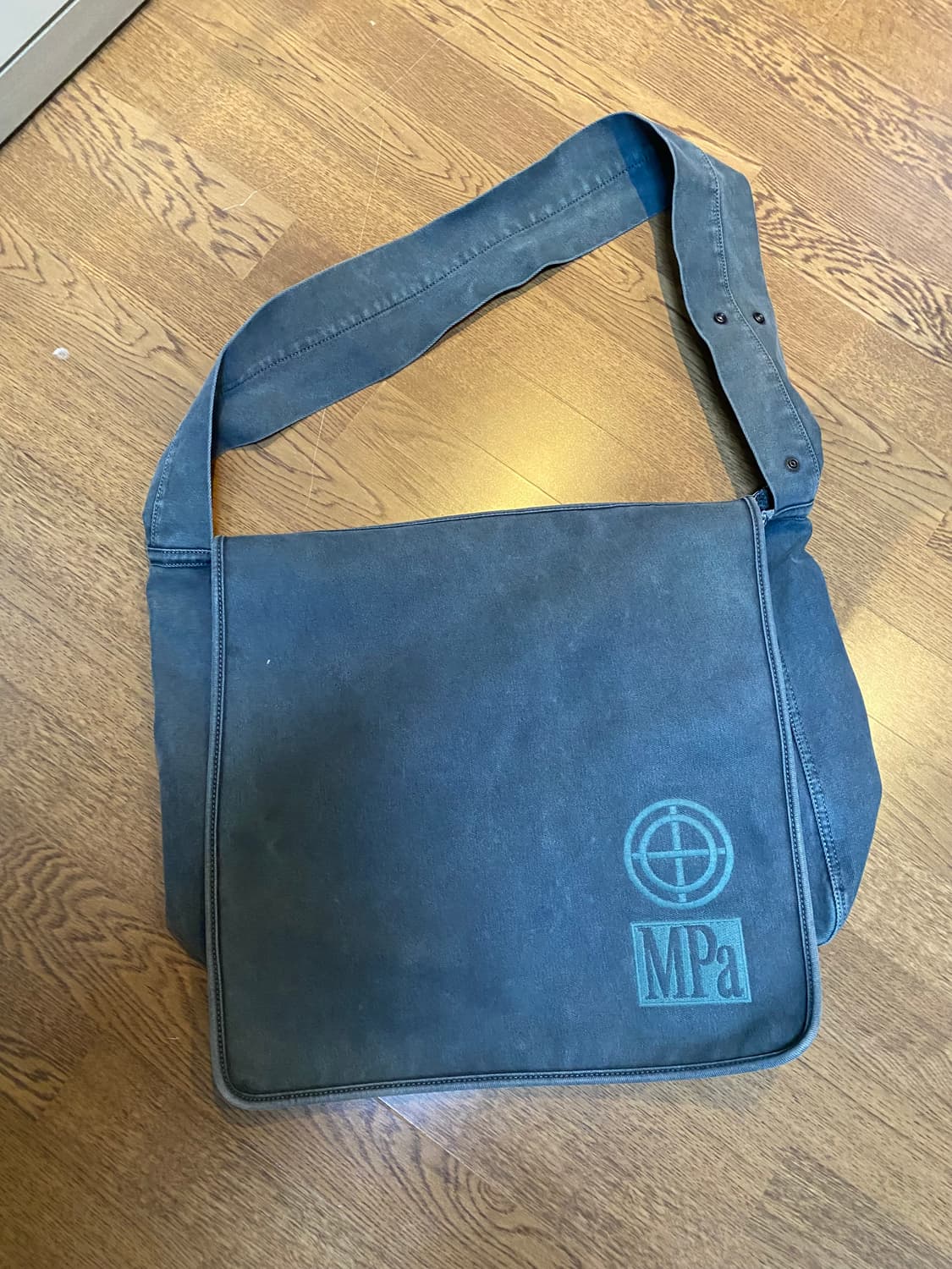 플라스틱프로덕트 메신저백 크로스백 그린 상품이미지1