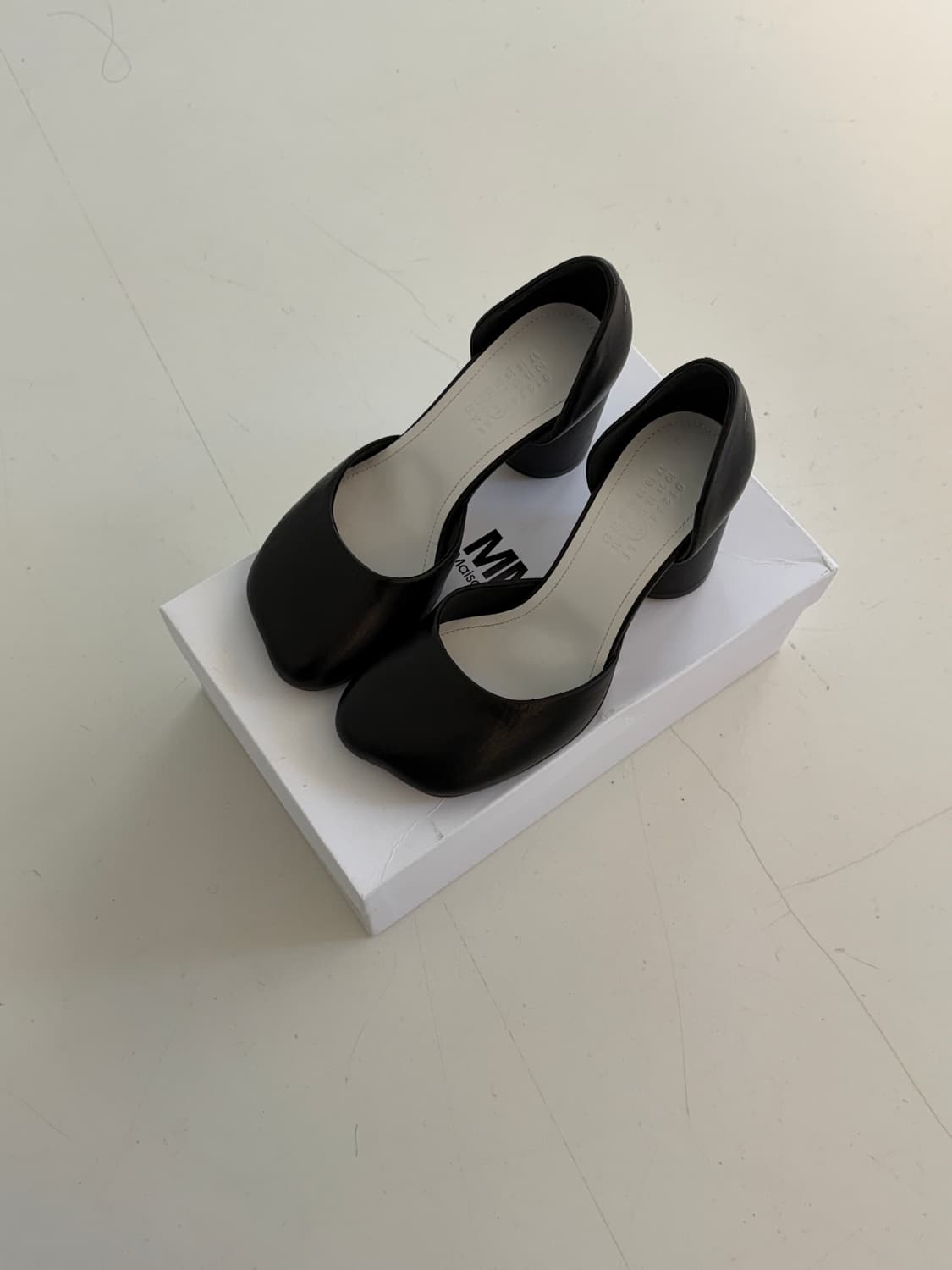 MM6 메종마르지엘라 스티치 디테일 레더 샌들힐 38 상품이미지1