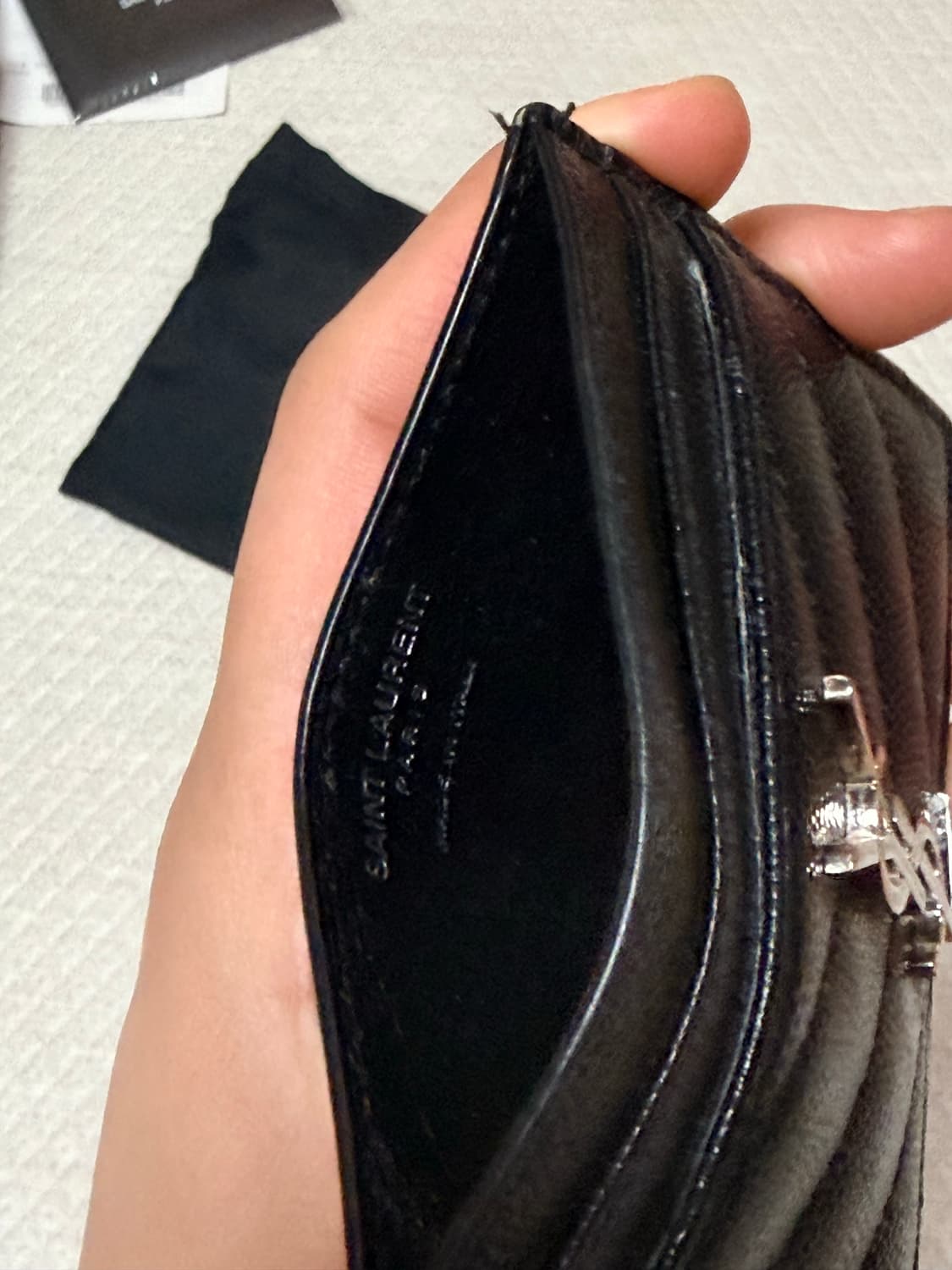 생로랑 모노그램 은장 블랙 카드지갑 풀박스 상품이미지4