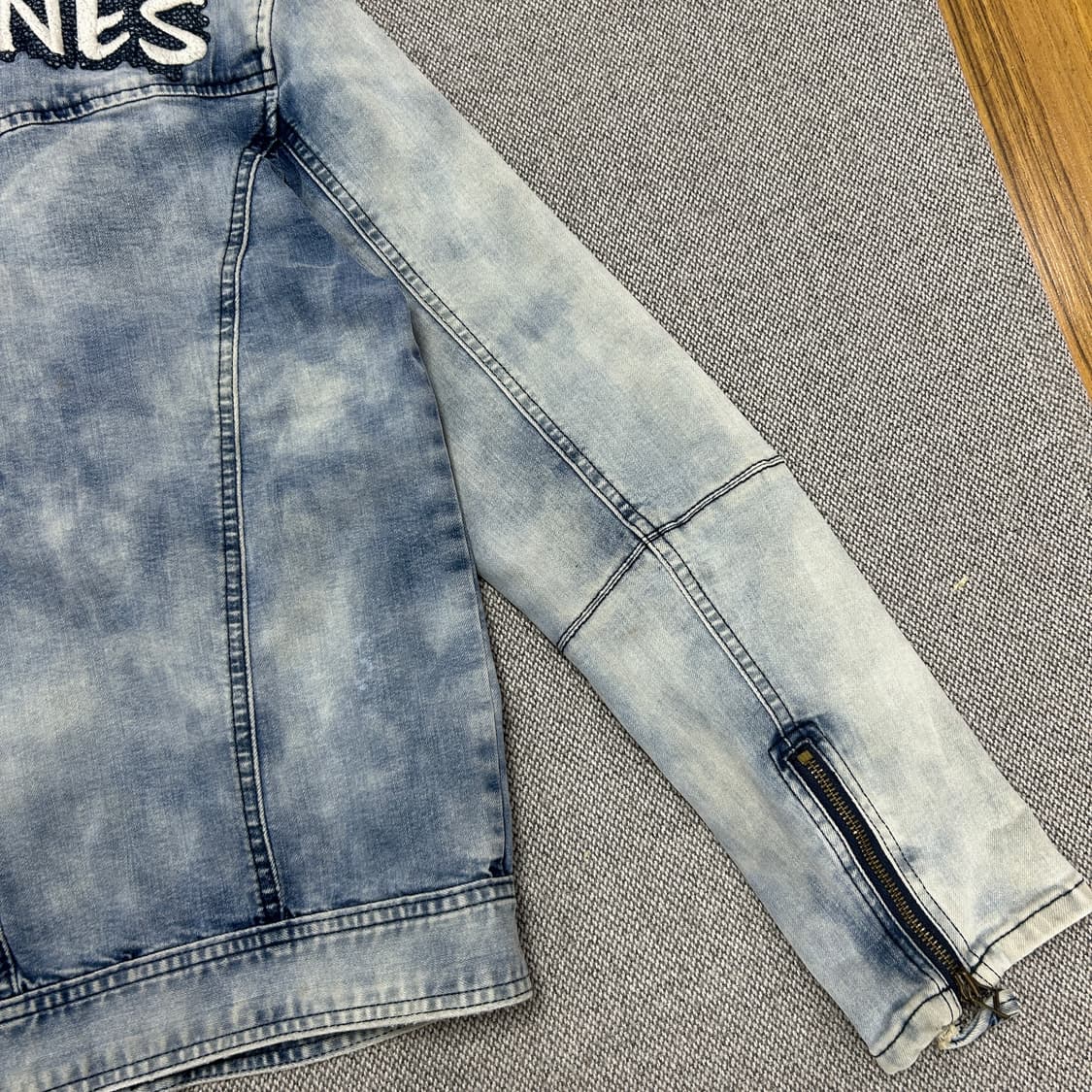 에비수 00s 백스펠아웃 워시드 데님 바이커 자켓(M) 상품이미지2